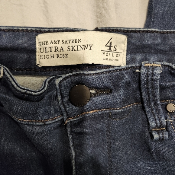 A&F Jeans - Picture 3 of 4